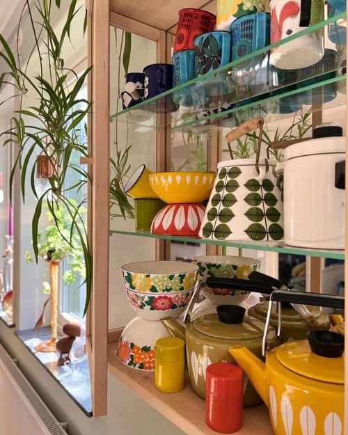 Beautiful Colorful Kitchen Ideas with Plants 2