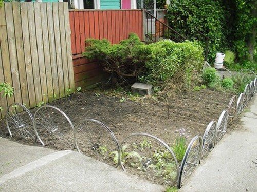 DIY Lawn and Garden Edging Ideas 41