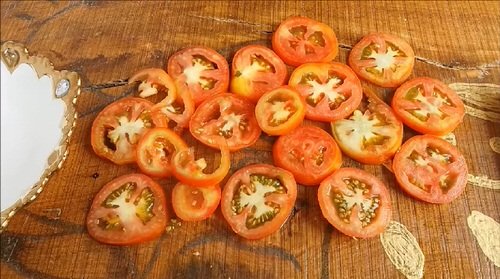 Growing Tomatoes from Tomato Slices