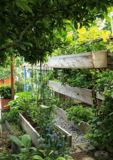 15 DIY Vertical Garden Bed Ideas for Backyards and Gardens