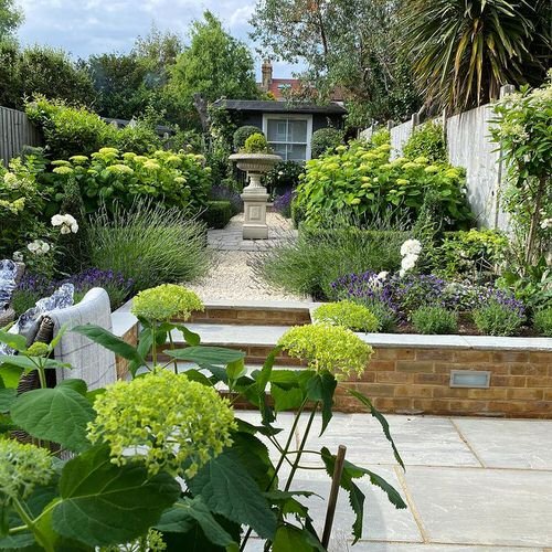 28 Modern Formal Garden Design Ideas 11