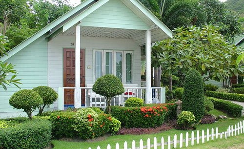 Eye-Catching Front Yard Landscaping Ideas 8