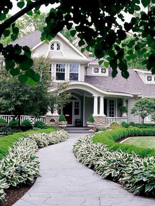 Eye-Catching Front Yard Landscaping Ideas 11