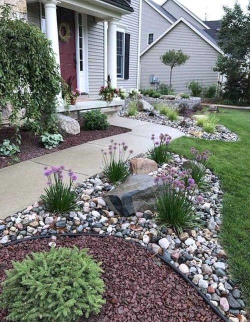 Eye-Catching Front Yard Landscaping Ideas 18