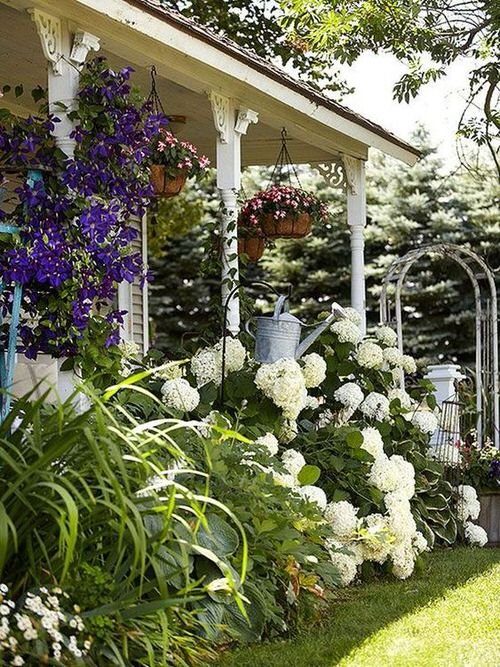 Eye-Catching Front Yard Landscaping Ideas 22