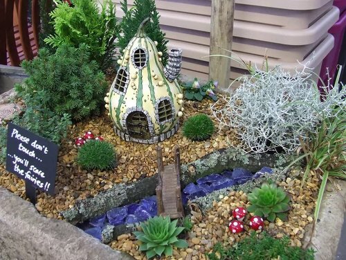 DIY Miniature Fantasy Garden Ideas 15
