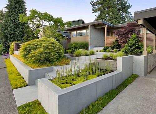 Eye-Catching Front Yard Landscaping Ideas 34