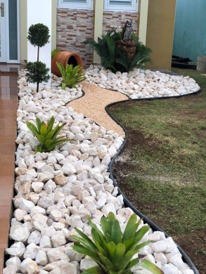 26 Front Yard River Rock Landscaping Ideas