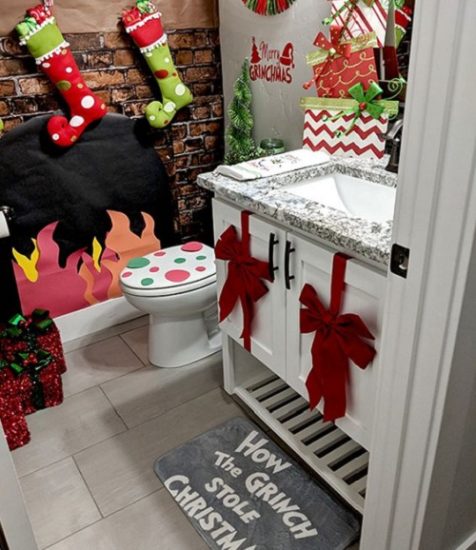 34 Fantastic Christmas Bathroom Decor Ideas with Plants