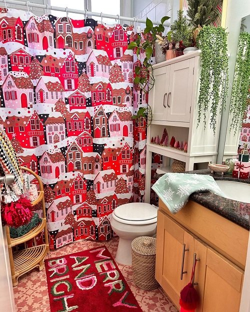 Fantastic Christmas Bathroom Decor Ideas with Plants 32