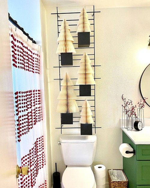 Fantastic Christmas Bathroom Decor Ideas with Plants 34