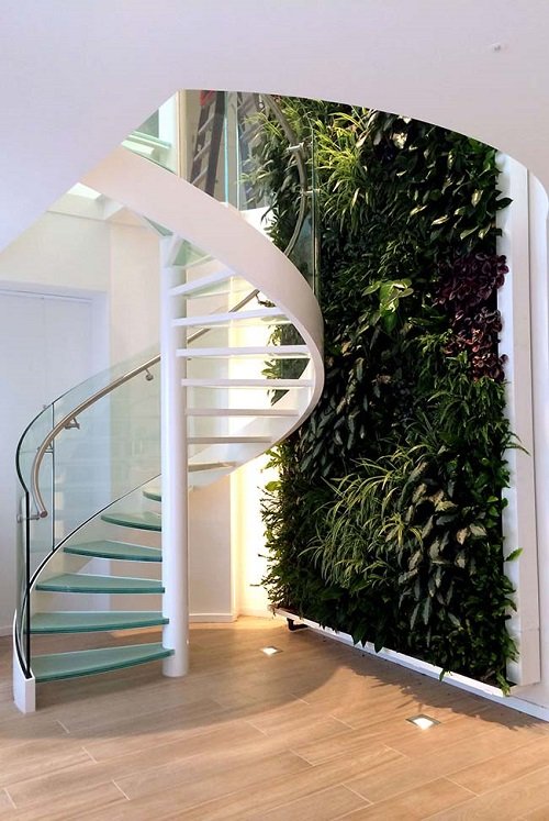 Garden on the Staircase Wall Ideas 38