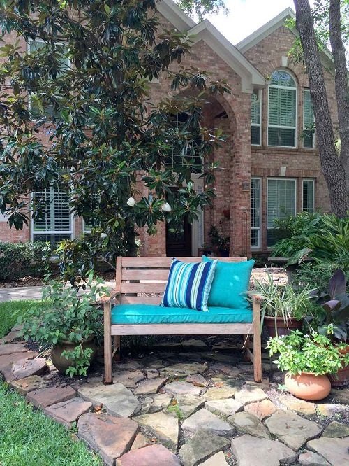 DIY Front Yard Garden Bench Ideas 1