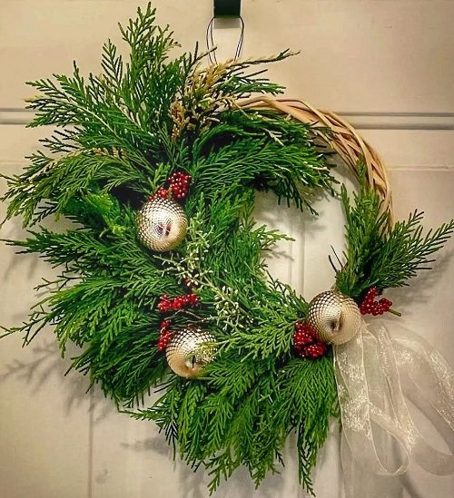 Christmas Baubles Grapevine Wreath Ideas