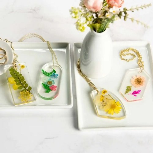 Plant and Resin Jewelry