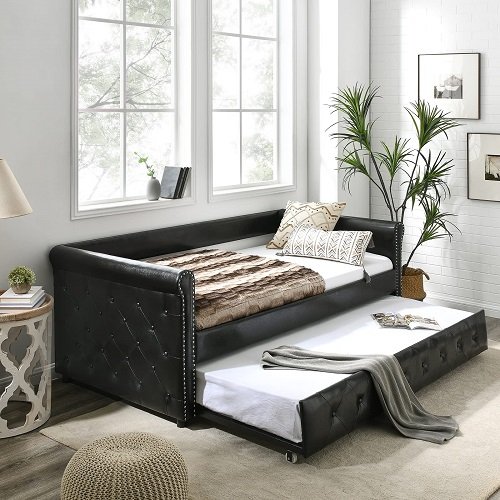 tufted Daybed Ideas for Small Spaces