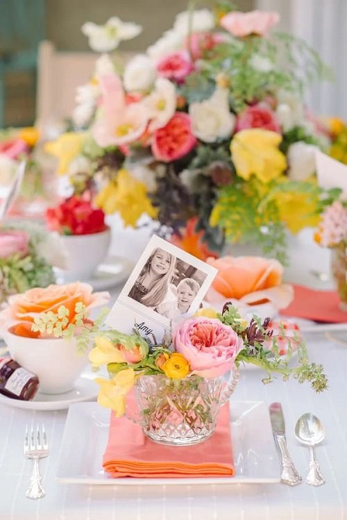 Mini Bouquets Garden Party Ideas 