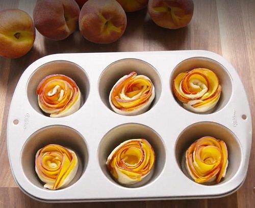 Peach Roses and On-Theme Desserts for garden party