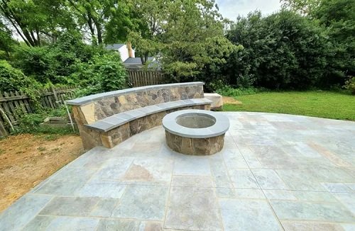 Amazing Flagstone Patio with Fire Pit Ideas 10
