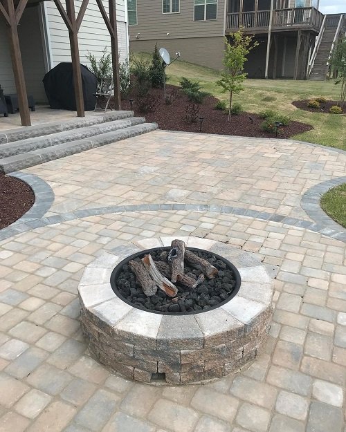 Flagstone Patio with Fire Pit Ideas 60