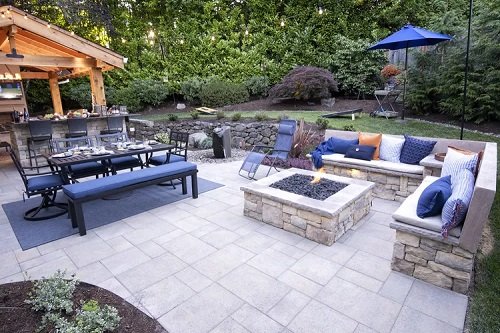 Amazing Flagstone Patio with Fire Pit Ideas 11