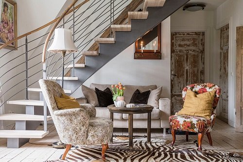 Upholstered Staircase Ideas for Small Spaces