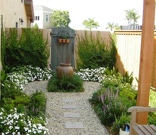 21+ Beautiful Zen Garden Ideas 2019 #zengarden #Miniature #Backyard #DIY  #landscape