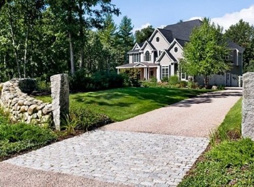Gravel Driveway with Stone Entry