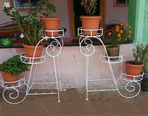33 Cool DIY Antique and Vintage Plant Stand Ideas 17