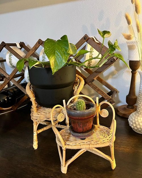 33 Cool DIY Antique and Vintage Plant Stand Ideas 10