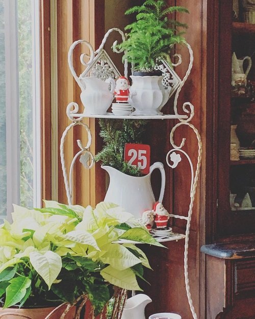 Cool DIY Antique and Vintage Plant Stand Ideas 21