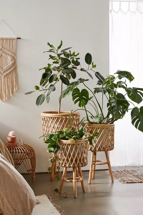 33 Cool DIY Antique and Vintage Plant Stand Ideas 14