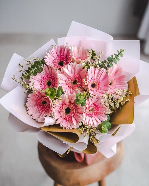 Gorgeous Flowers for a First Date 1