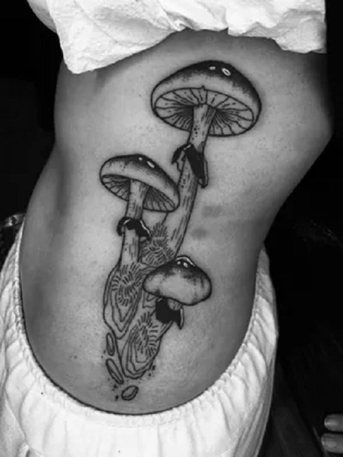 mushroom tattoo ideas 9
