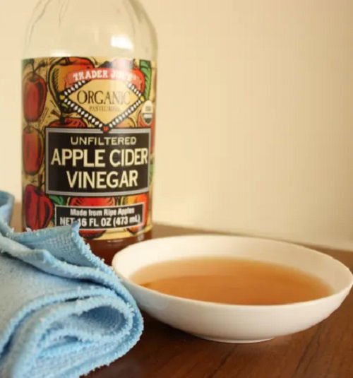 Use Apple Cider Vinegar for rid of Weed Smell