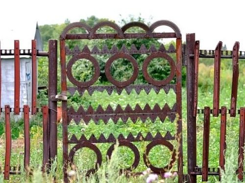 Vegetable Garden Fence Ideas 17