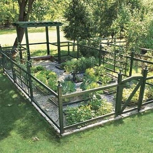 Vegetable Garden Fence Ideas 23