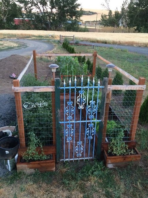 Vegetable Garden Fence Ideas 25