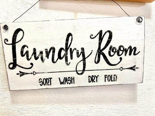DIY Laundry Room Sign 23