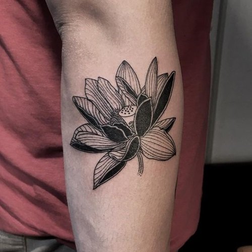Go with the Lining Touch Black Lotus Tattoo Meaning and Ideas 