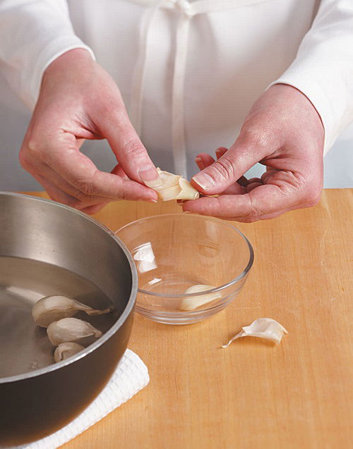 garlic and water in bowl